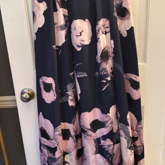 Xscape navy and pink floral ball gown size 12 - Picture 3 of 4